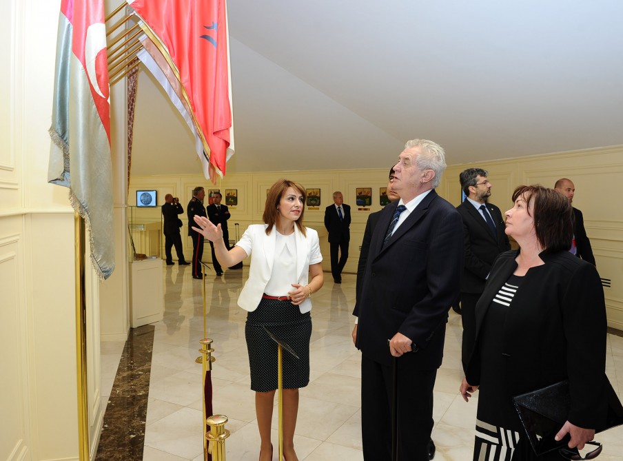Czech president and his spouse visit National Flag Square in Baku
