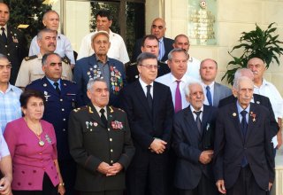 В Баку прошло мероприятие, посвященное награждению медалью по случаю 70-летия Победы в ВОВ