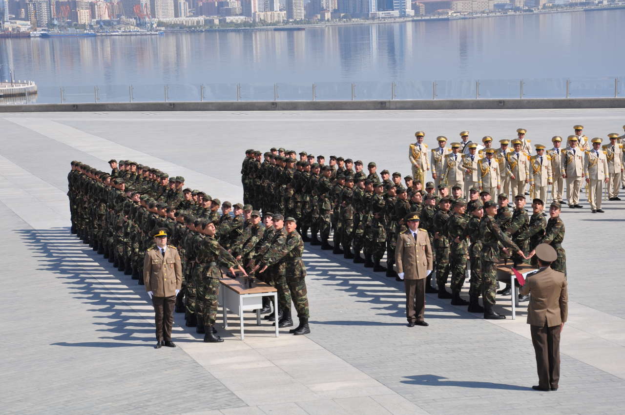 FHN-nin Akademiyasının hərbi kursantları and içdilər (FOTO)