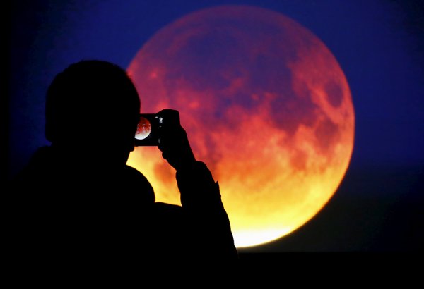 Bu gün XXI əsrin ən uzun “Qanlı Ay” tutulması olacaq