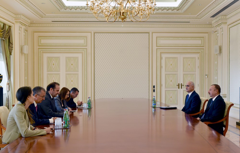 Президент Азербайджана принял делегацию во главе с вице-премьером Сербии