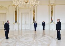 Президент Азербайджана принял верительные грамоты посла Венгрии (ФОТО)