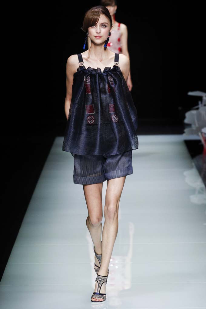 Модный дом Giorgio Armani представил новую коллекцию (ФОТО)