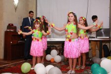Кокосовые шарики, или как в Баку призвали отказаться от мясных блюд (ФОТО) - Gallery Thumbnail