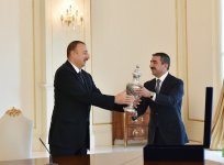 President Aliyev meets with members of Azerbaijan`s national polo team