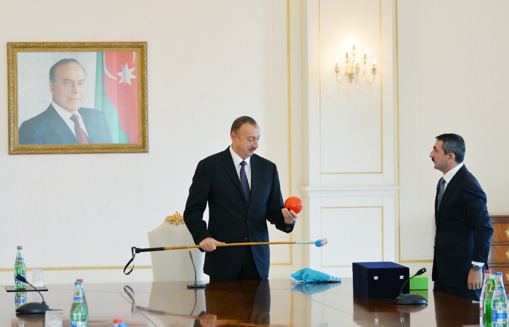 President Aliyev meets with members of Azerbaijan`s national polo team