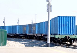 Второй контейнерный поезд по Транскаспийскому маршруту через Азербайджан прибыл в Грузию