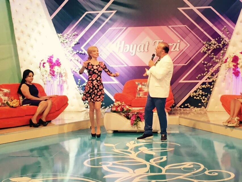 Современный имидж для азербайджанских телеведущих и певцов (ФОТО)