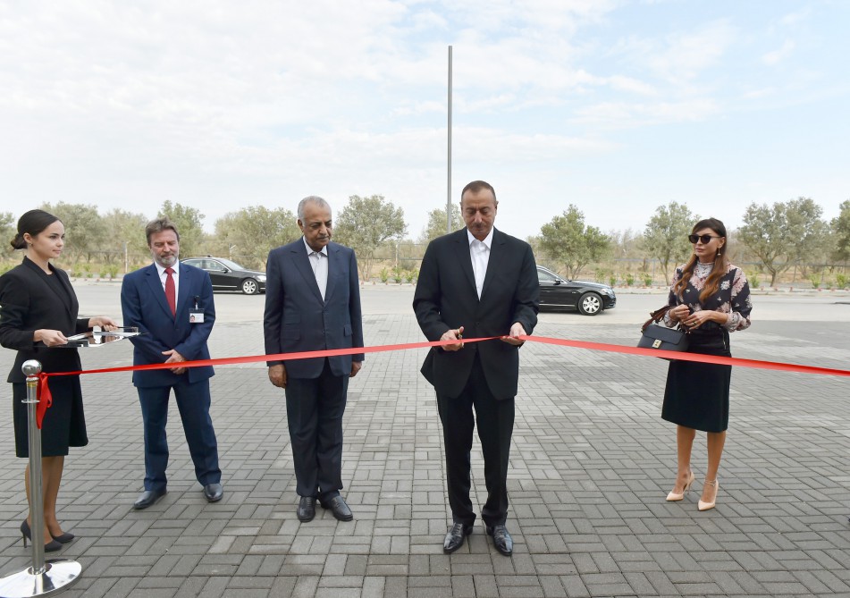 Prezident İlham Əliyev və xanımı məktəb kompleksinin və Qolf klubunun açılışında iştirak ediblər (FOTO)
