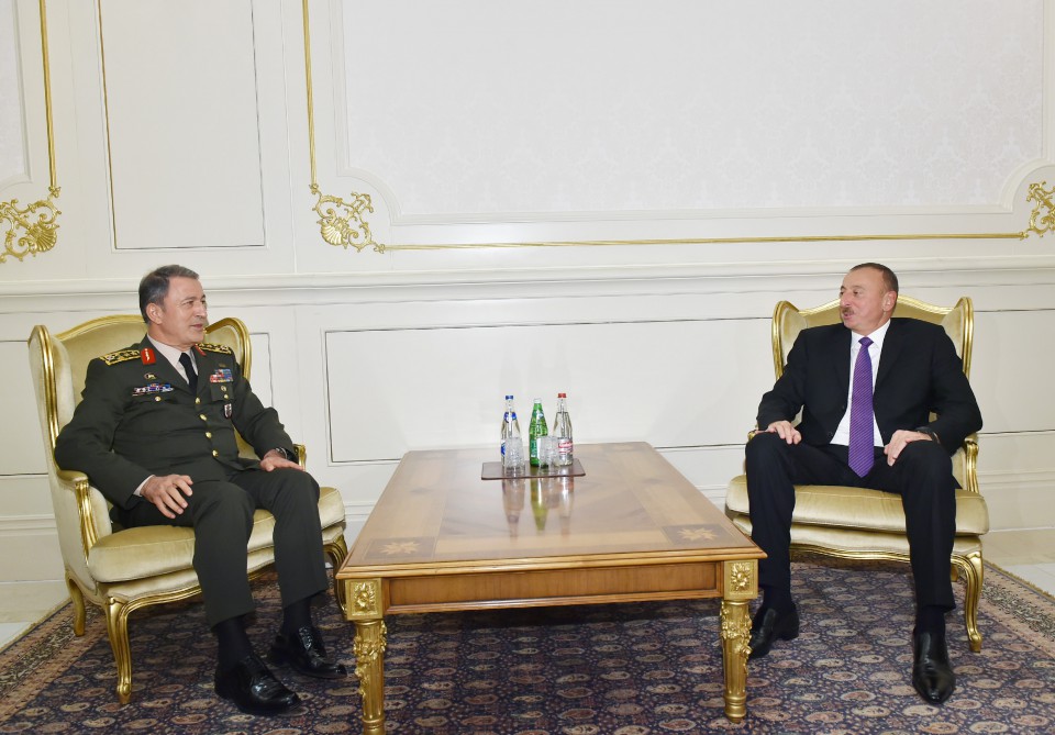 Президент Азербайджана Ильхам Алиев принял начальника Генерального штаба Вооруженных сил Турции