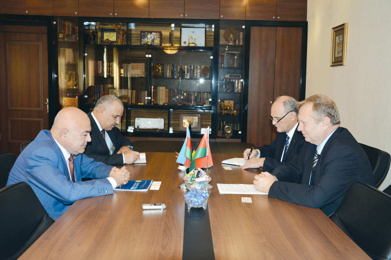 Azerbaijan interested in expanding cooperation with Belarus in field of customs