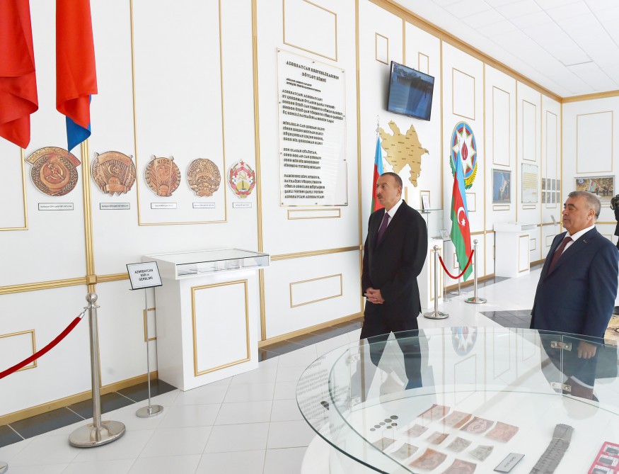 Ilham Aliyev reviews Flag Square in Goychay (PHOTO)