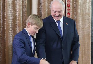 Президент Беларуси проголосовал на парламентских выборах