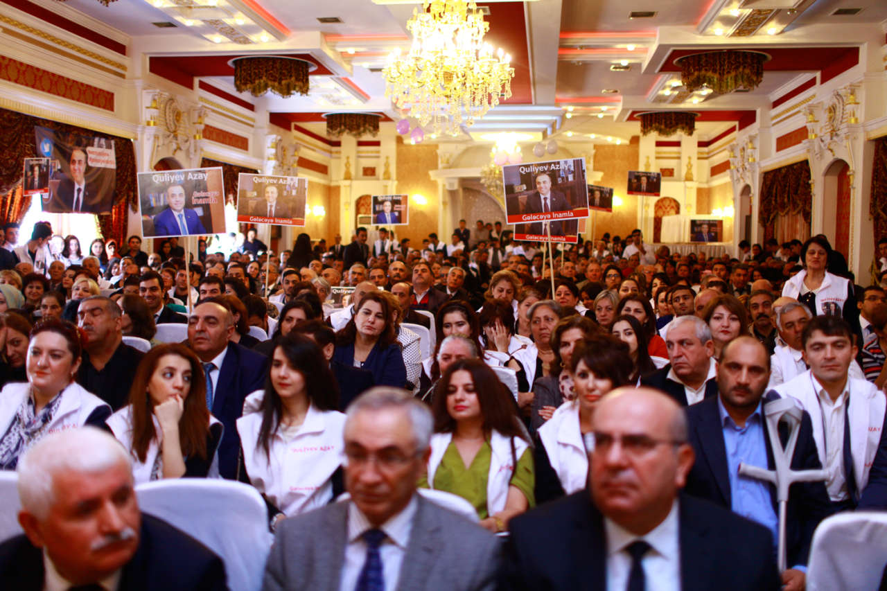 500-dən artıq könüllü Azay Quliyevin kampaniyasına qoşuldu (FOTO)