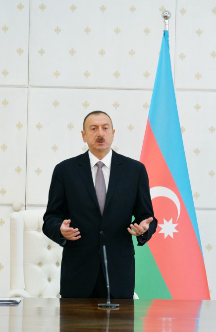 Azerbaijani president chairs Cabinet of Ministers’ meeting on first nine months of 2015