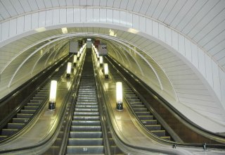 "Nizami" metro stansiyasında eskalatorlardan biri işləməyəcək
