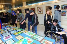 Талантливые инвалиды организовали в Баку выставку "Мой мир" (ФОТО)