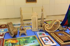 Талантливые инвалиды организовали в Баку выставку "Мой мир" (ФОТО)