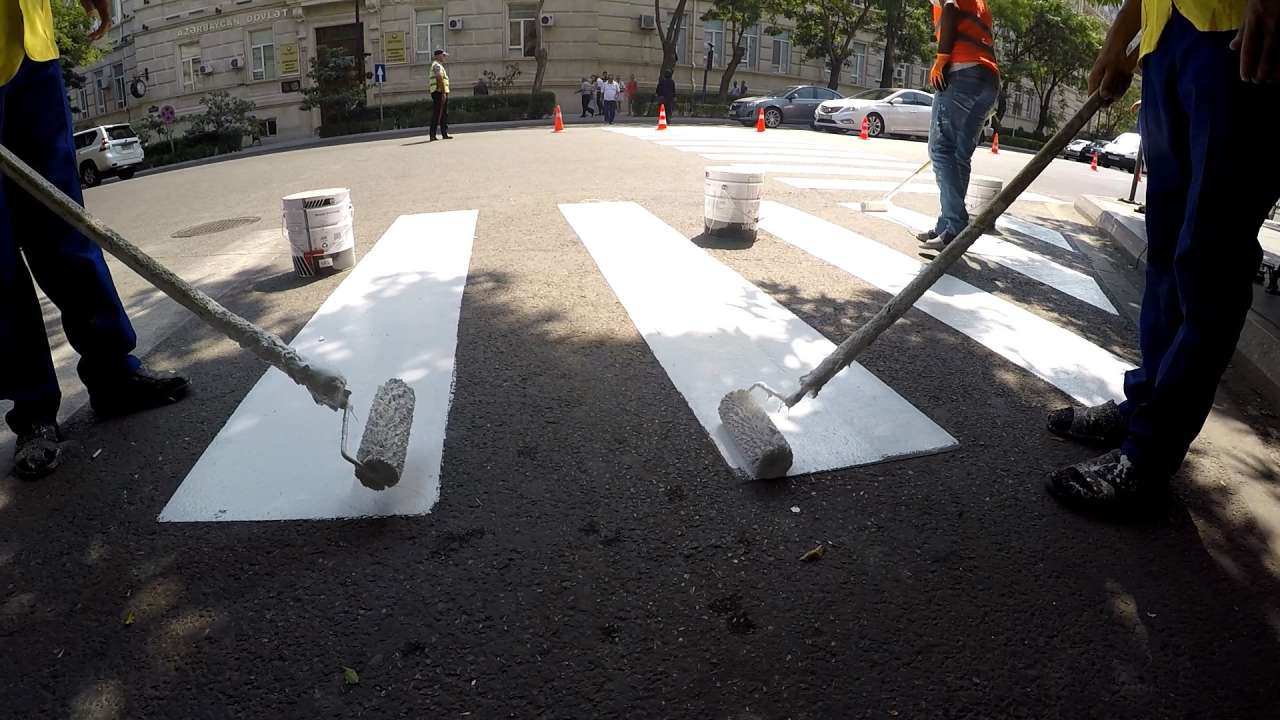 На улицах и проспектах Баку обновили пешеходную разметку (ФОТО) - Gallery Image