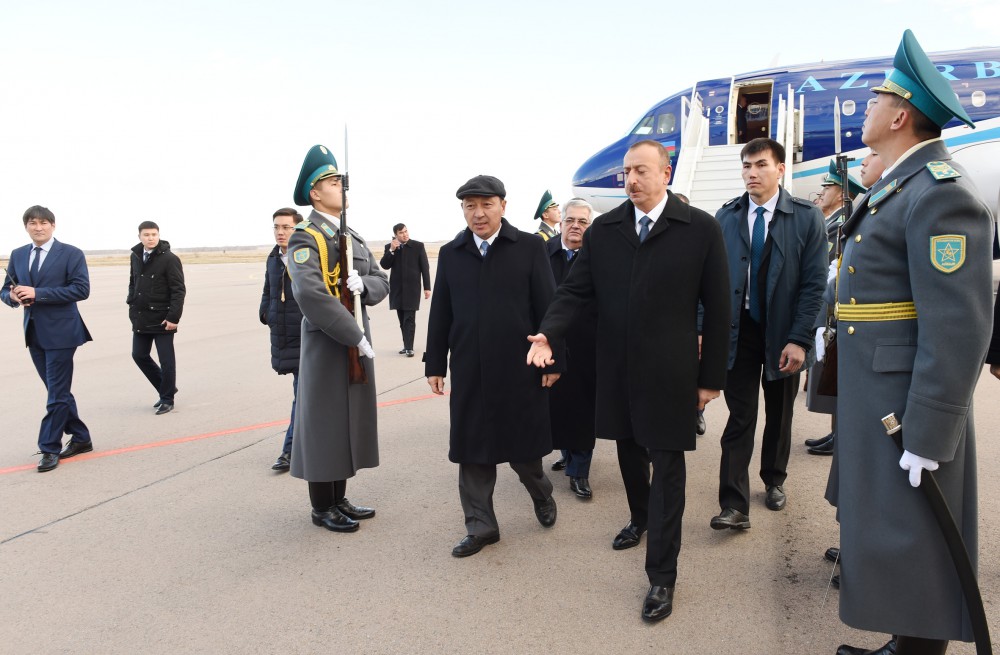 Президент Азербайджана прибыл с рабочим визитом в Казахстан (ФОТО) - Gallery Image
