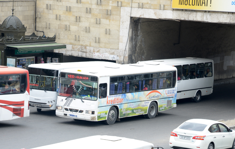 На 9 основных дорогах Баку будут созданы полосы для движения автобусов
