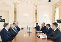 Президент Ильхам Алиев принял губернатора иранской провинции Восточный Азербайджан - Gallery Thumbnail