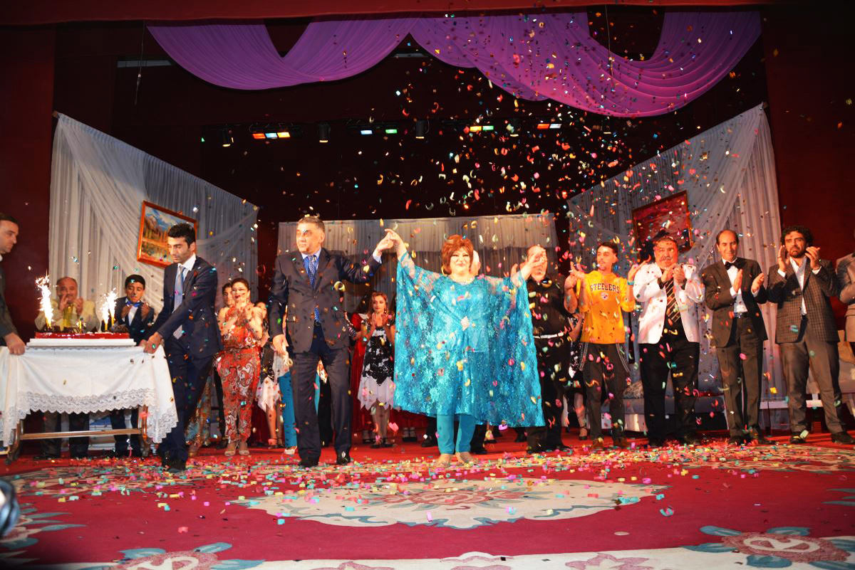 Афаг Баширгызы сыграла свадьбу для поклонников (ФОТО)