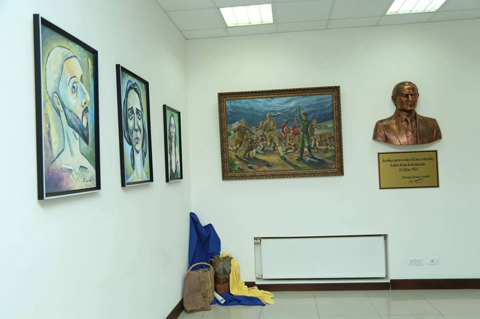 В Гяндже представлен дебютный арт-проект Эльчина Джафарова "Часть первая" (ФОТО) - Gallery Image