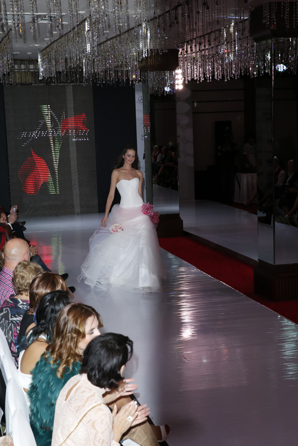 Необычные свадебные платья испанского дизайнера в Баку (ФОТО) - Gallery Image
