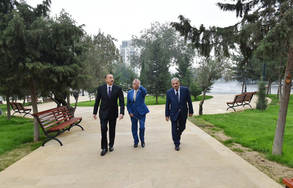 Президент Ильхам Алиев принял участие в открытии ряда новых дорог и парков в Баку
