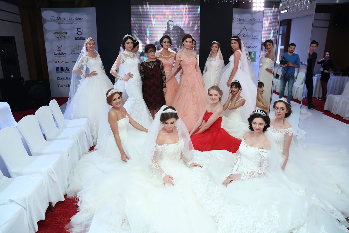 Свадебные и вечерние платья - "Baku Fashion Night 2015" (ФОТО)