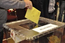 Azerbaycan’da Türk seçmenler sandık başında (Foto Haber)