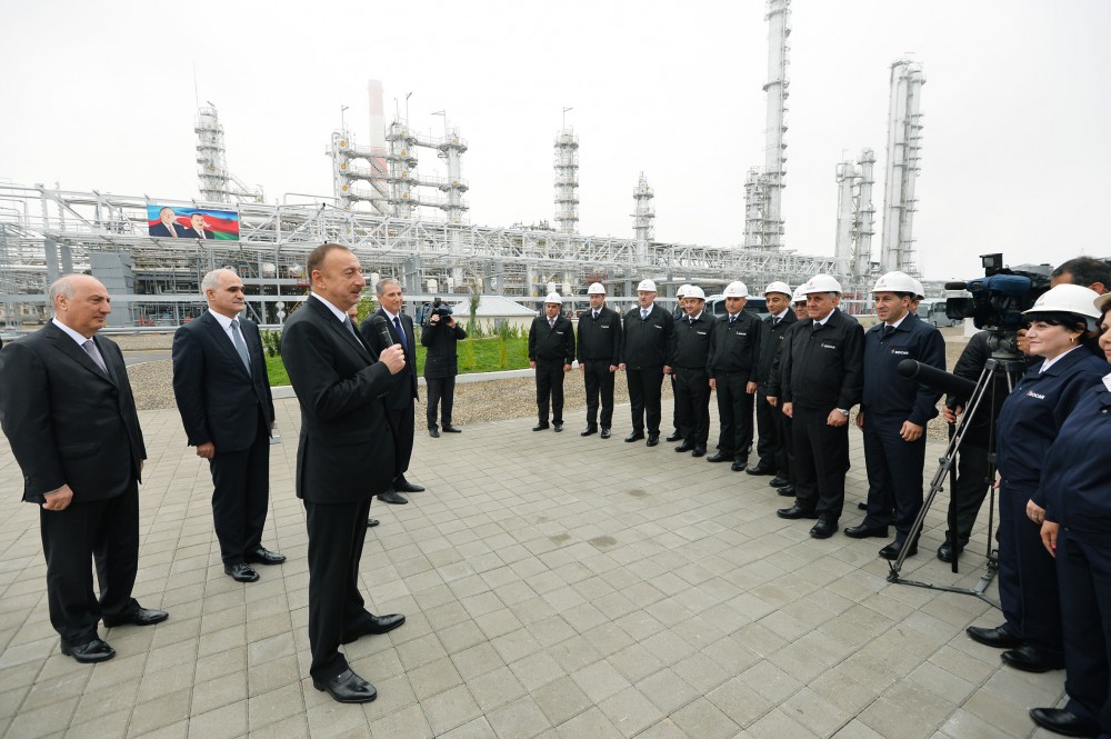 Президент Ильхам Алиев: Люди, которые сегодня хотят препятствовать развитию бизнеса, предают Азербайджан