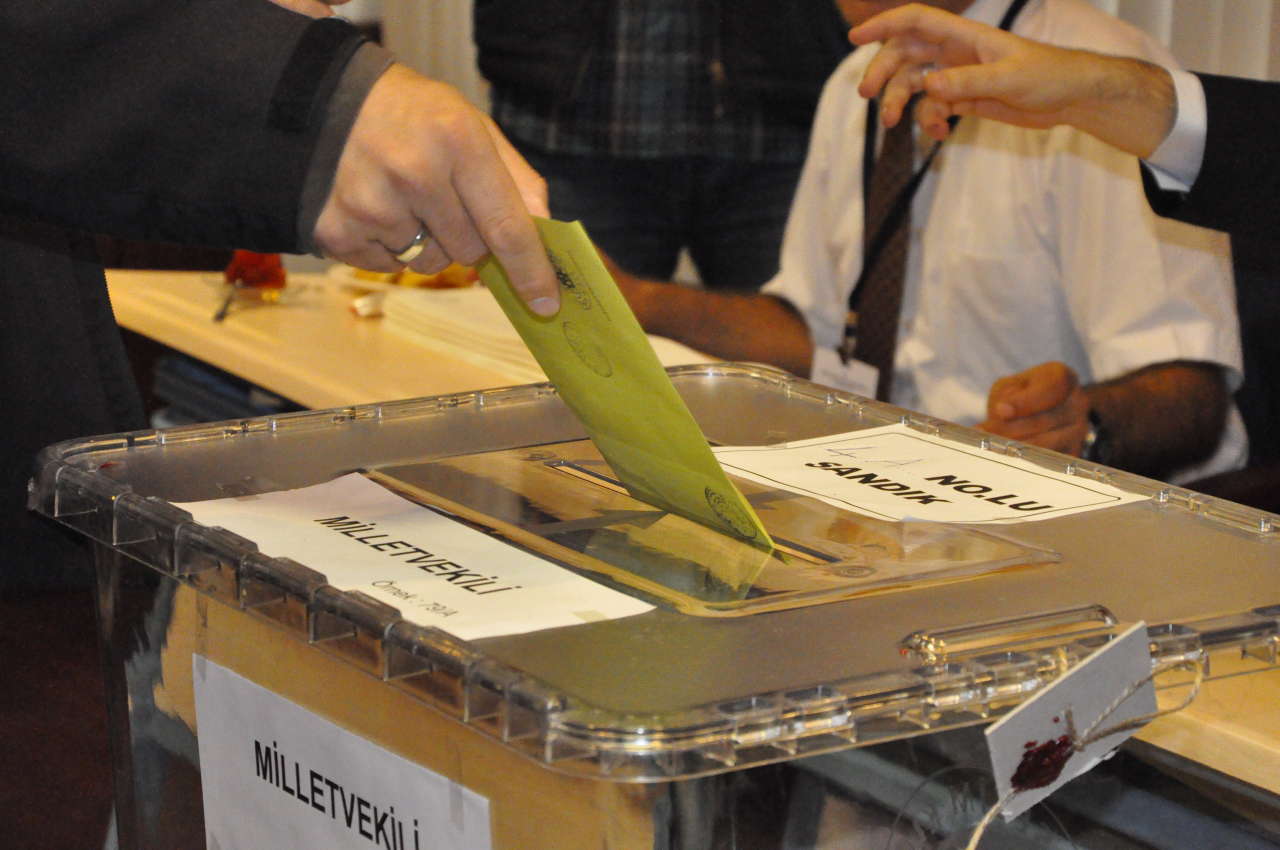 Turkey wraps up snap parliamentary election