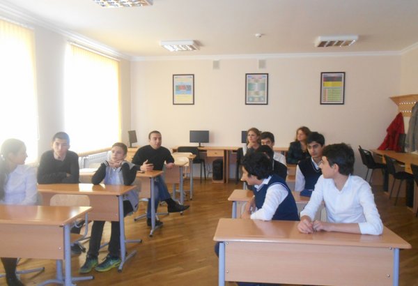 В Азербайджане предложено штрафовать за пропуск уроков