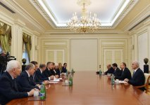 Ильхам Алиев принял делегацию во главе с премьером Черногории