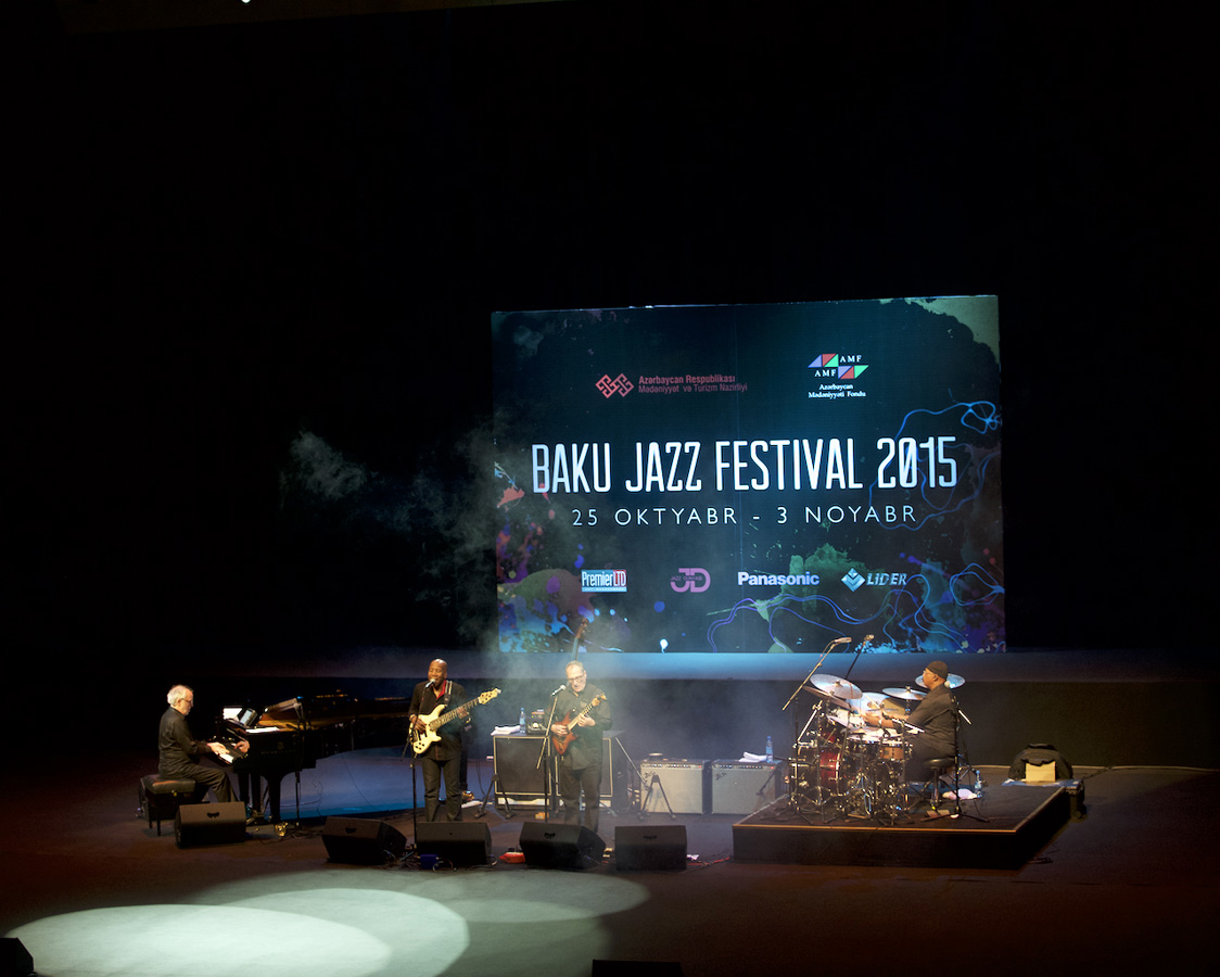 Мир романтического джаза в Баку - легендарный Боб Джеймс и "Fourplay" (ФОТО)