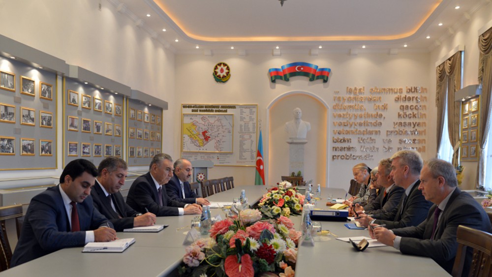 Али Гасанов встретился с делегацией Генштаба Верховного комиссариата ООН