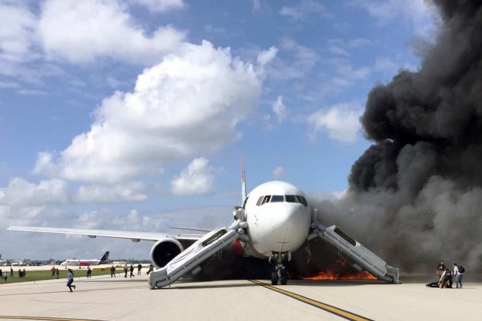 Из-за пожара на борту Boeing 767 во Флориде пострадали 20 человек