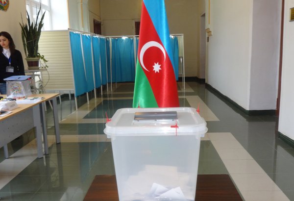 Завершилось голосование на парламентских выборах в Азербайджане