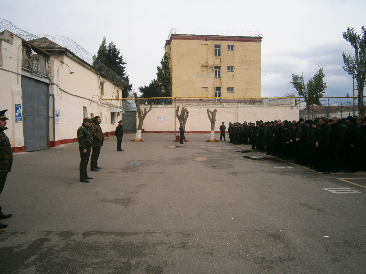 Məhbuslar səsvermə prosesində - Fotoreportaj