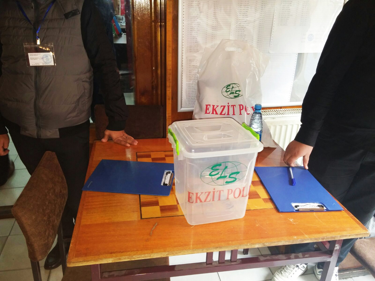 Авигдор Либерман ознакомился с ходом голосования на выборах в Азербайджане