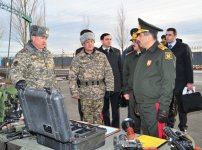 Zakir Həsənov Qazaxıstanın aparıcı hərbi sənaye müəssisəsində olub (FOTO)