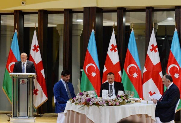 В Тбилиси был дан официальный обед в честь Президента Ильхама Алиева