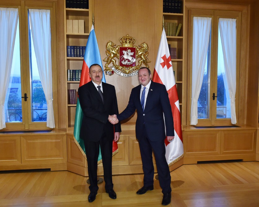 Состоялась встреча президентов Азербайджана и Грузии один на один (ФОТО)