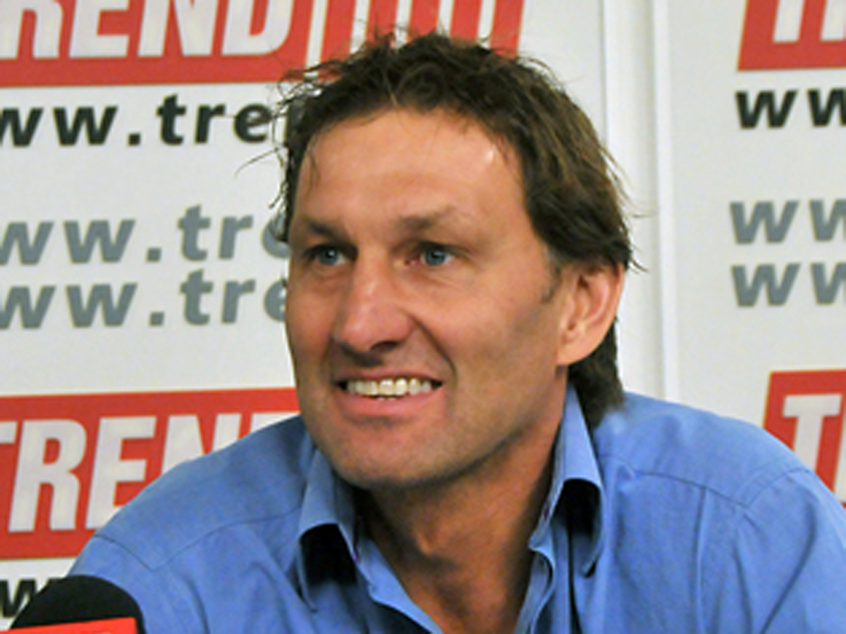 UK soccer legend Tony Adams speaks on fighting in Karabakh