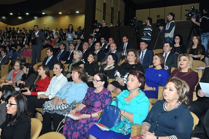 “Azərbaycan ailəsi-2015” film festivalının qalibləri mükafatlandırılıblar (FOTO) - Gallery Image