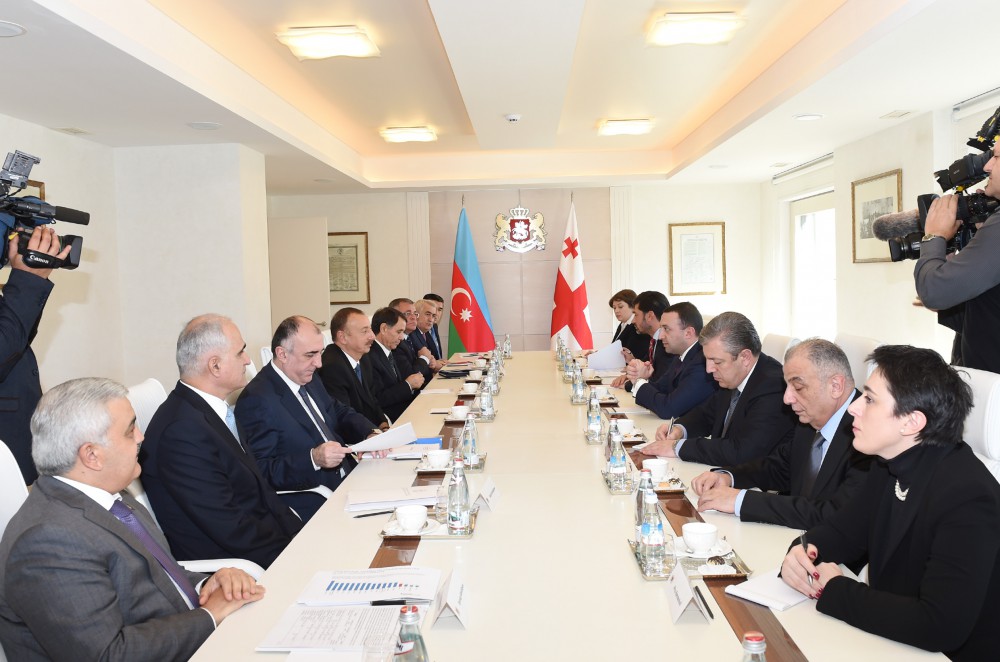 Prezident İlham Əliyev Gürcüstanın Baş naziri ilə görüşüb (FOTO)