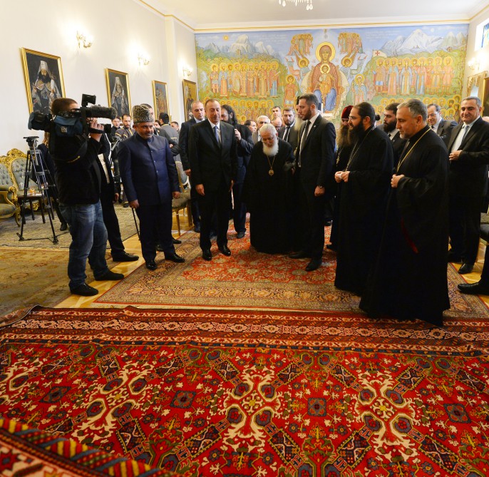 Prezident İlham Əliyev Gürcüstan Pravoslav Kilsəsinin Patriarxı II İliya ilə görüşüb (FOTO)