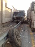 Avtomobil qəzası zamanı yol təsərrüfatına ciddi ziyan dəyib (FOTO)